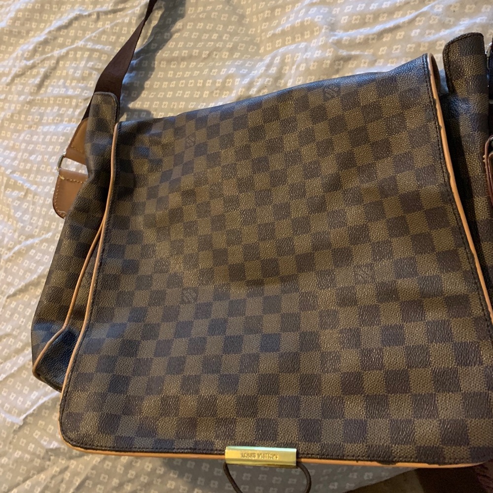 Nice and Roomy Messenger Bag